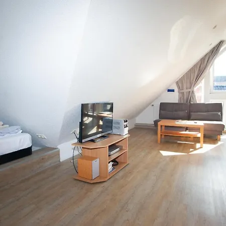 Ostut Apartment *